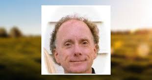 Leslie Mains's Instagram, Twitter & Facebook