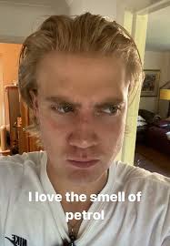 For anyone having difficulty to envision Tom Taylor as Cregan Stark, this  is what he looks like now : r/HouseOfTheDragon