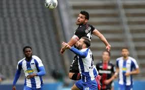 صور خلفيات صور من الأطراف الفاعلة، وملصقات الفيلم. Ù„ÙŠÙØ±ÙƒÙˆØ²Ù† ÙŠØ®Ø³Ø± ÙÙŠ Ù…Ù„Ø¹Ø¨ Ù‡ÙŠØ±ØªØ§ Ø¨Ø±Ù„ÙŠÙ† ÙˆÙŠØ®Ø±Ø¬ Ù…Ù† Ø§Ù„Ù…Ø±Ø¨Ø¹ Ø§Ù„Ø°Ù‡Ø¨ÙŠ Aldar Ma