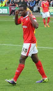 Estadísticas de su carrera (partidos, goles, tarjetas, etc.) e historial de traspasos. Uche Ikpeazu Wikipedia