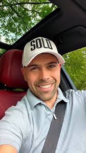 Thinking about making the move from the GTA to Collingwood? If you want to  do it with confidence, clarity, and zero stress, that's where I come in.  I'll help you navigate the