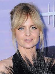Mena suvari will nicht länger schweigen. Mena Suvari Biografie Filmstarts De