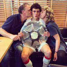 France's benjamin pavard gets medical assistance during the euro 2020 championship group f match against germany at the allianz arena stadium in munich, tuesday, june 15, 2021. Benjamin Pavard Wiki 2021 Girlfriend Salary Tattoo Cars Houses And Net Worth