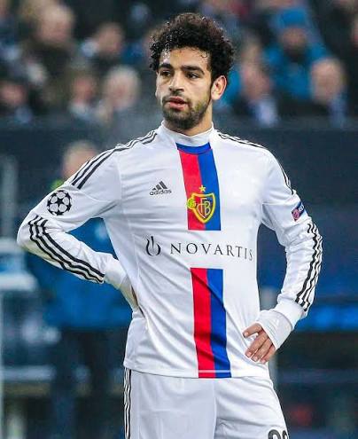 حد هنا من جيل العظماااء وكان بيتفرج علي الأسطورة محمد صلاح أيام بازل  السويسري🥶♥👑🤔
