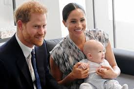 Harry potter and the sorcerer s stone, first published in england as harry potter and the philosopher s stone, continues to win major. Prinz Harry Herzogin Meghan So Wird Archies Geburtstag Gala De