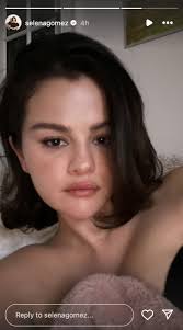 Selena Gomez debuts new bob haircut in nearly-naked selfie