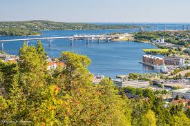 This place is situated in sundsvall kommun, vasternorrlands lan, sweden, its geographical coordinates are 62° 23' 0 north, 17° 18' 0 east and its original name (with diacritics) is sundsvall. Viewpoint Norra Berget Sundsvall Sweden