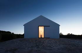 Wohnhaus Sitio Da Leziria In Alcacer Do Sal Geneigtes Dach Wohnen Architektur Haus Wohnhaus Haus