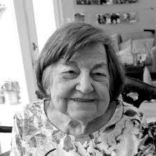 Rosemary Mueller's Instagram, Twitter & Facebook