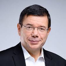 Ivan Cheung's post-Eisai life takes hold at NextPoint Therapeutics; Sanofi,  Takeda announce CFO exits