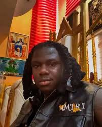 Akwa okuko tiwara Aki