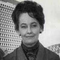 Lorraine Moran's Instagram, Twitter & Facebook