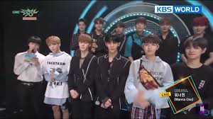 당시 강다니엘이 이용하던 뷰티샵인 정샘물 뷰티샵을 통해 강다니엘 일화를 듣고 블로거가 그린 만화이다. ë°©íƒ„ ì§„ì´ëž' ê°•ë‹¤ë‹ˆì—˜ íˆ¬ìƒ·ì¢‹ë‹¤ ì¼€ì´ëŒí† í¬ ì¹´í…Œê³ ë¦¬