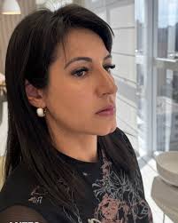 Se você está em busca de um cuidado que valorize sua beleza real, respeite  a sua essência e realce o que há de mais belo em você com leveza,  naturalidade e elegância...