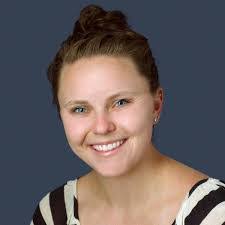 Elizabeth Louise's Instagram, Twitter & Facebook