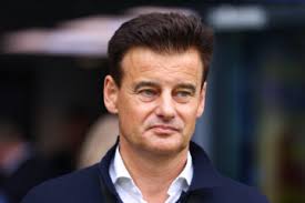 Calvin Bassey afgekraakt: "Dan heb je achter een paal…