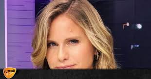 La conductora de noticias animó el festival de viña junto a felipe camiroaga, quien el día 8 de octubre cumpliría 54 años de edad. Soledad Onetto Sufrio Ataque Por Parte De Estudiantes Universitarios
