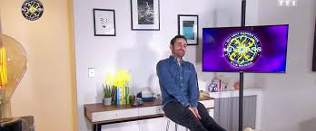 Selon les informations de jeanmarcmorandini.com, camille combal devrait présenter quotidiennement qui veut gagner des millions sur tf1. Visio Qui Veut Gagner Des Millions A La Maison Sur Tf1 Pendant Le Confinement Syma News Votre Magazine D Actualite