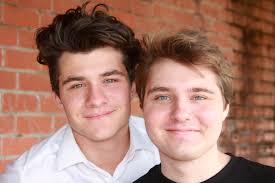 Twins. ♥️♥️ These photos capture them perfectly, @mike_davello 👏😆