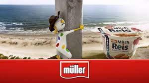 Wie wäre es, neben omas klassiker, mit weiteren leckeren inspirationen rund um unseren milchreis? Muller Milchreis Mit Gebrannten Mandeln Werbespot Alles Muller Oder Was Werbung Youtube