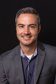 Kim Misner's Instagram, Twitter & Facebook