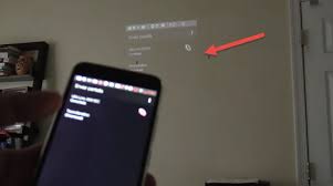 أسهل طريقة لإظهار شاشة هاتفك على حائط منزلك وعرض الأفلام والألعاب عليها galaxy samsung galaxy phone samsung galaxy