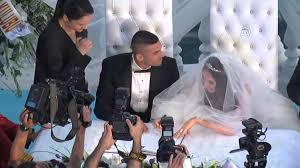 Beşiktaş kaptanı burak yılmaz, yeni yıla mutlu giriyor. Anadolu Ajansi Milli Futbolcu Burak Yilmaz Dunyaevine Girdi Youtube