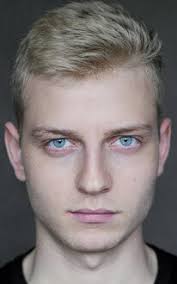 Джонни Кокс-Вайнелл (Jonny Cox-Vinell): фильмы, биография, семья,  фильмография — Кинопоиск