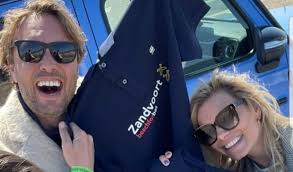 Maybe you would like to learn more about one of these? Nicolette Van Dam En Bas Smit Ontdekken Zandvoort Lokaalaanzee