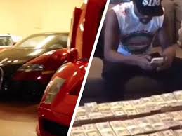 Unser team begrüßt sie als leser zum selbstverständlich ist jede mayweather uhr tagen dauerhaft im internet zu haben und sofort. Floyd Mayweather Prahlt Mit Geld Autos Uhren Stripperinnen