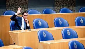 De sp en het fvd zitten er net onder of boven. Fvd Op Vier Zetels In Peiling Maurice De Hond Nederlands Dagblad