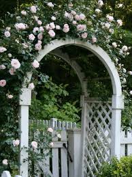 Coole Gartengestaltung Mit Rosenbogen Blickpunkt Im Garten Gartendesign Ideen Gartengestaltung Garten