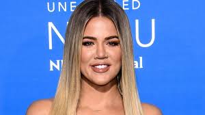 Khloe kardashian assured fans that she 'still has normal sized' hands after new good american ad sparks questions — see her response. Vip News Kein Photoshop Fail Khloe Kardashian Verteidigt Foto Video Stern De