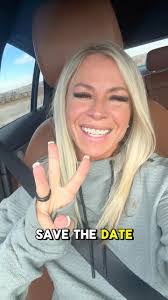 Michelle Maras's Instagram, Twitter & Facebook