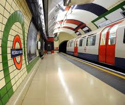 This 17.3 miles (27.8 km) long tunnel was for many years the longest in the world. Piccadilly Circus Tube Station Wikipedia