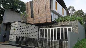 Sedangkan jarak besi kanan kiri bisa mencapai 80 cm. 8 Desain Pagar Minimalis Yang Bikin Tampilan Rumah Makin Keren Lifestyle Liputan6 Com