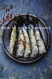 Here S A Step By Step Picture Guide To Show You How To Clean Fish Like Fresh Sardines Once You Have Cleaned The Fresh Sardine Recipe Sardine Recipes Sardines