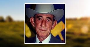 Iona Gilbreath's Instagram, Twitter & Facebook