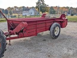 International 10ST Manure Spreader
