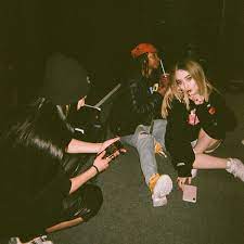 Beach poses ideas for instagram, summer beach photoshoot pictures to recreate.different ideas for. Sabrina Carpenter On Instagram Singular Tour Re Cap Emo Mode On Sabrina Carpenter Best Friend Photos Best Friends Aesthetic
