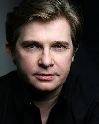 Daniel Easton's Instagram, Twitter & Facebook