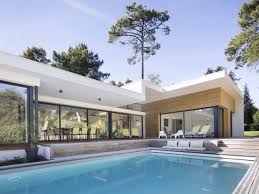 Une Villa Intimiste Avec Piscine A Debordement Piscine A Debordement Piscine Villa Comtemporaine