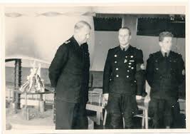 Vidkun abraham lauritz jonssøn quisling (/ˈkwɪzlɪŋ/; Omnia Vidkun Quisling Sammen Med To Ukjente Partifeller