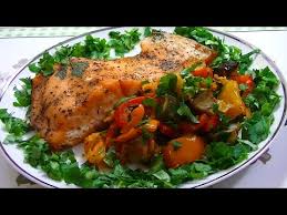 как вкусно приготовить красную рыбу с овощами в духовке Krasnaya Ryba S Ovoshami V Duhovke Youtube