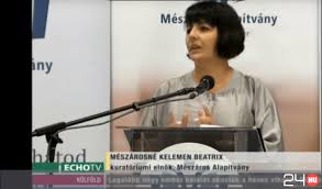 Világos üzenet ez várkony andreának is, akinek voltaképpen orbán viktorhoz kellett volna feleségül mennie, ha a kiszemelt vagyon valódi tulajdonosát akarta volna férjül venni. Meszaros Lorincne Nem Csak A Mi Almainkrol Van Szo Hanem A Ti Almaitokrol Is 24 Hu