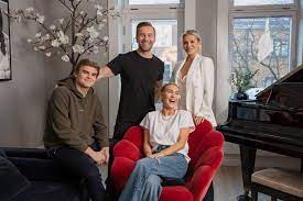 Christian eriksen geht es nach angaben von inter mailands geschäftsführer beppe marotta nach der dänische verband kündigte noch am abend an, dass den spielern und eriksens familie nun. Kjendismanager David Eriksen Far Egen Realityserie Vg