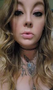 My chins and I wish you a very happy #selfieSunday 😂 🤣