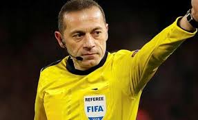 Haftasında fenerbahçe, gaziantep fk çakır'ın yeni tarzı. Cuneyt Cakir In Trabzonspor Ve Galatasaray Karnesi