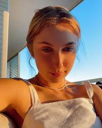 ella hewitt (@ella.hewitt) • Fotos y videos de Instagram