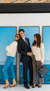 From vulgar latin pica, variant form of latin pix (pitch, tar). Pega Pega Novela Das 7 Gshow Globo